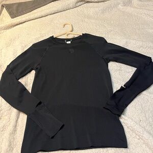 Oiselle Black Long Sleeve Top size S like new